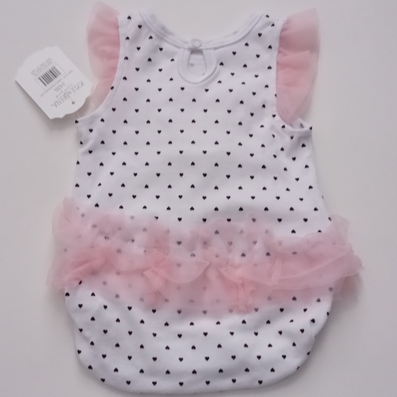 Kyle&Deena ruffled rose heart onezie - Picture 2 of 7